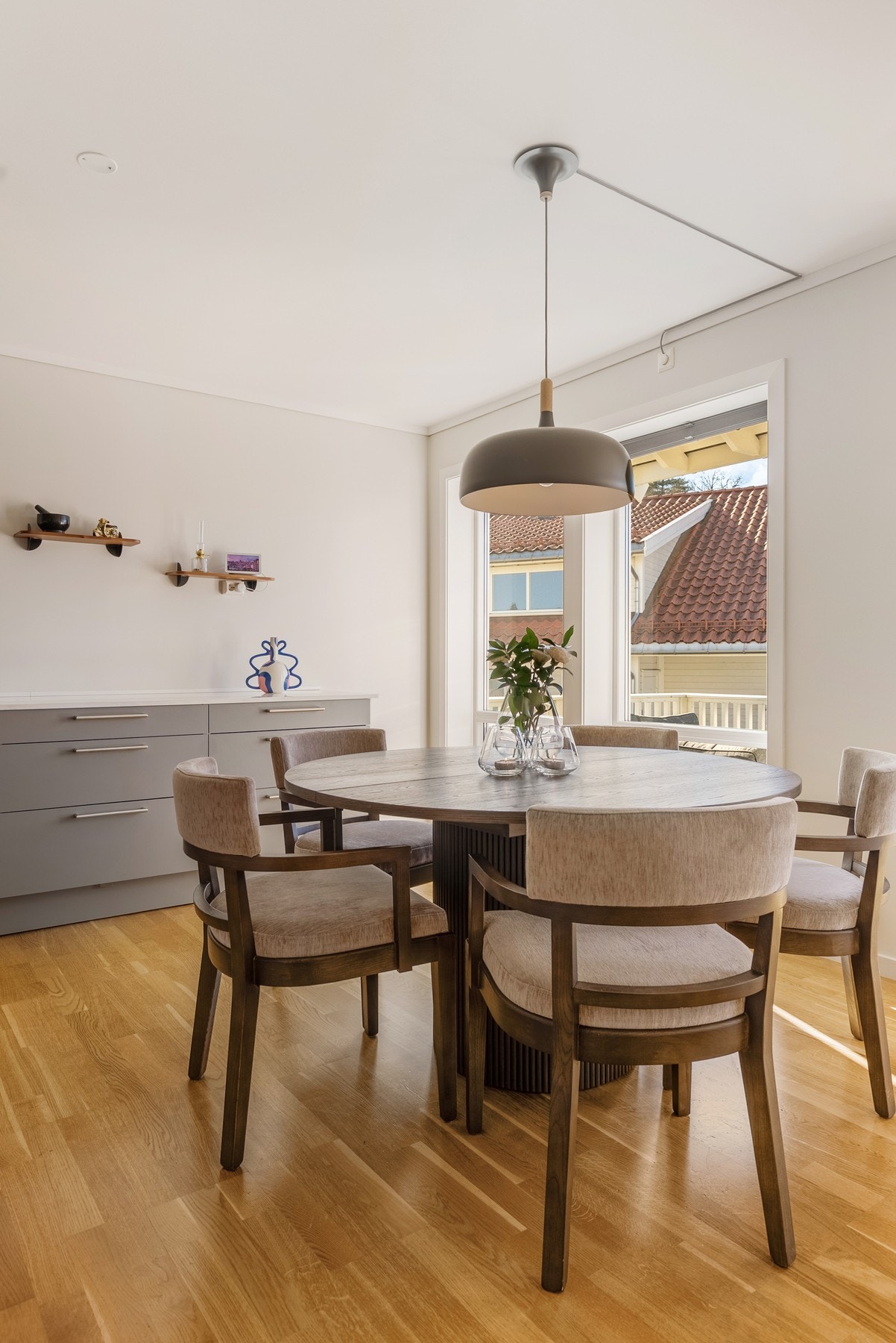 Naturlig plass for spisegruppe Galleribilde