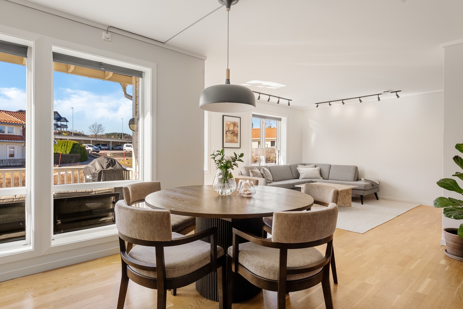 Her ligger alt til rette for hyggelige måltider! Galleribilde