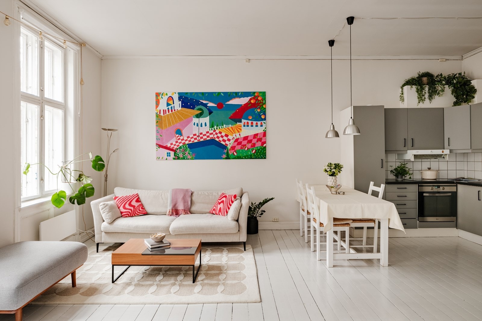 En lys og sjarmerende 2-roms selveier i en klassisk bygård! Galleribilde