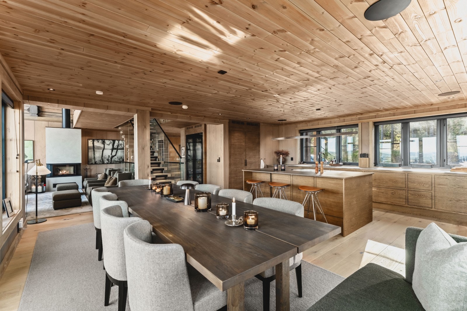 Utrolig flott setting med moderne design og dels åpen løsning mot stue Galleribilde