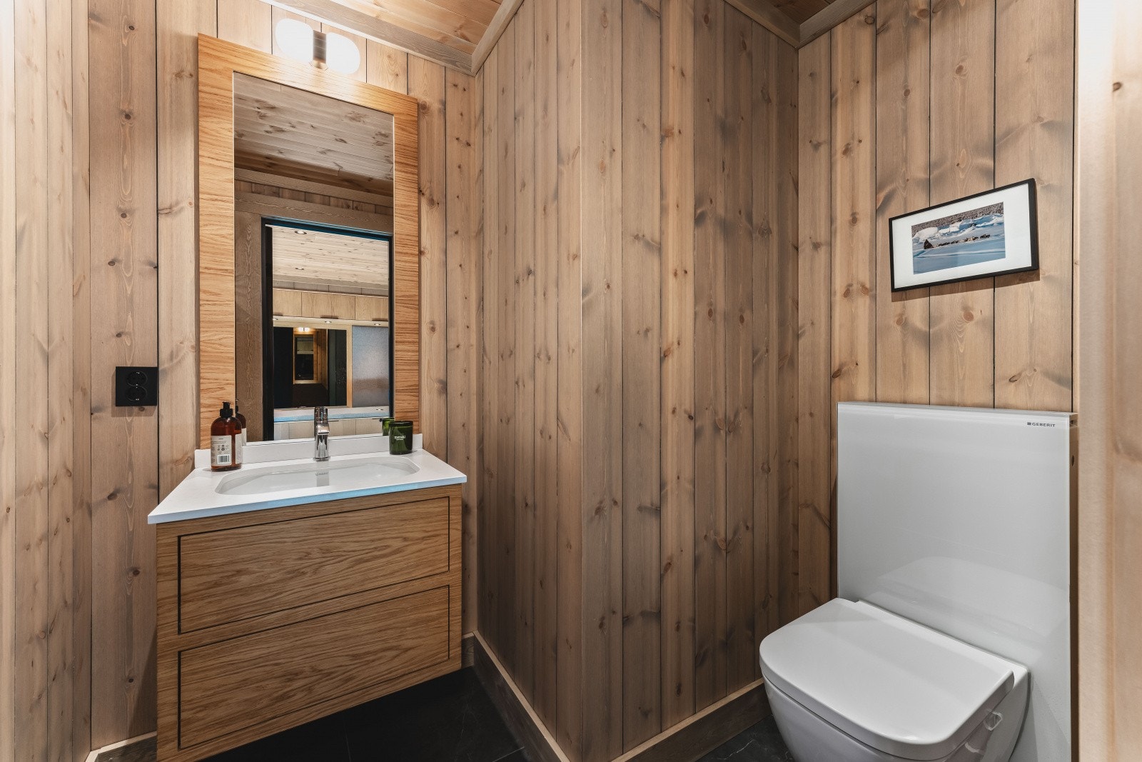 Gjestetoalett tilknyttet hallen Galleribilde