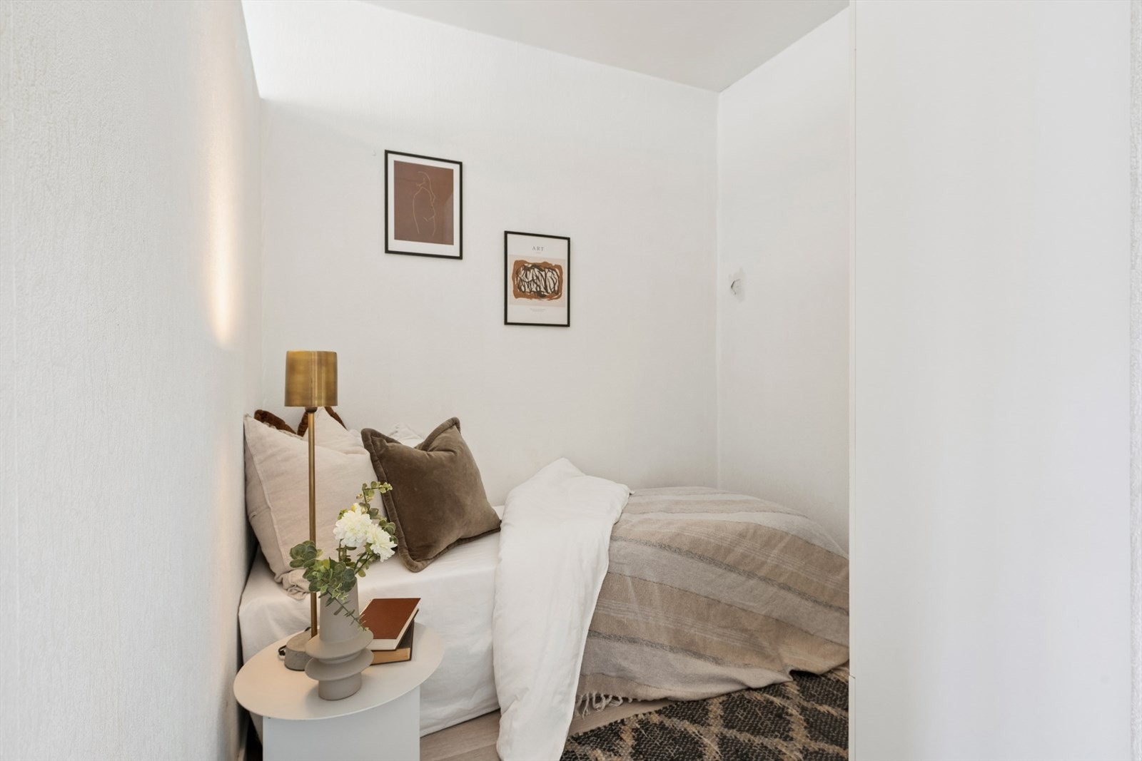 Plass for dobbeltseng. Galleribilde