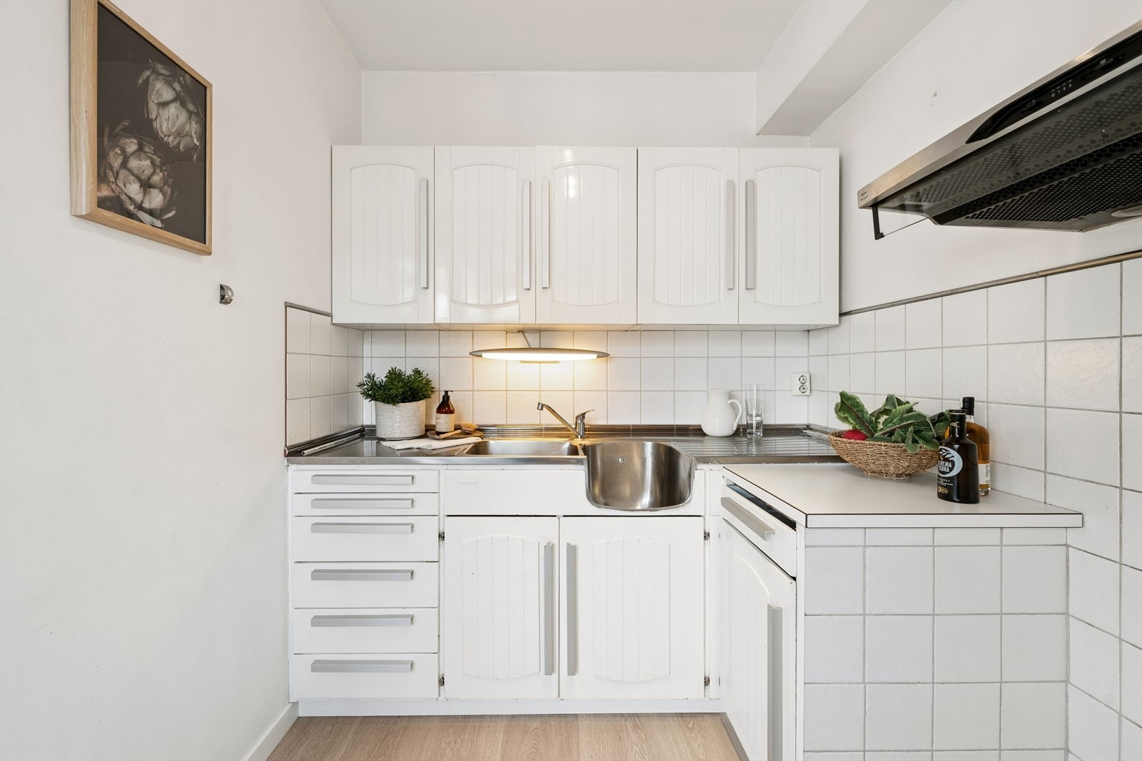 Plass for frittstående komfyr og kjøl/frys. Galleribilde