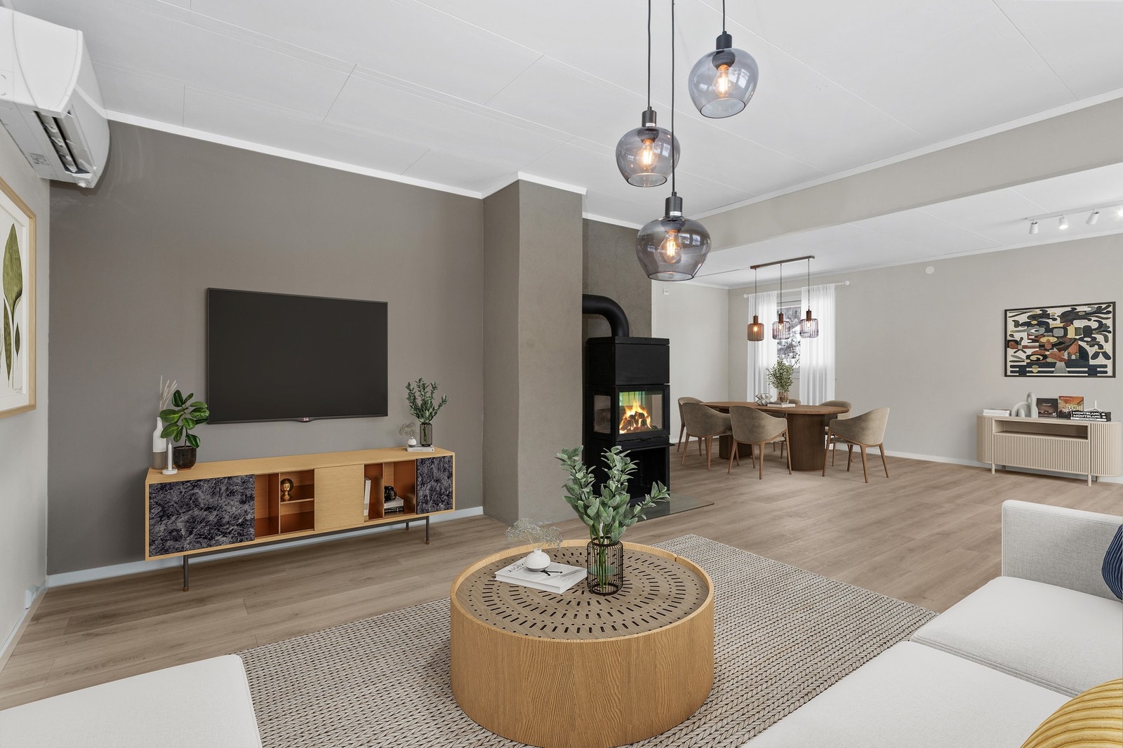 Stuen er innredet med lyse og lune farger. Galleribilde