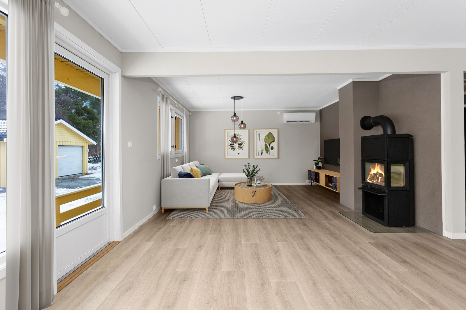 Peisovn på stue. Galleribilde