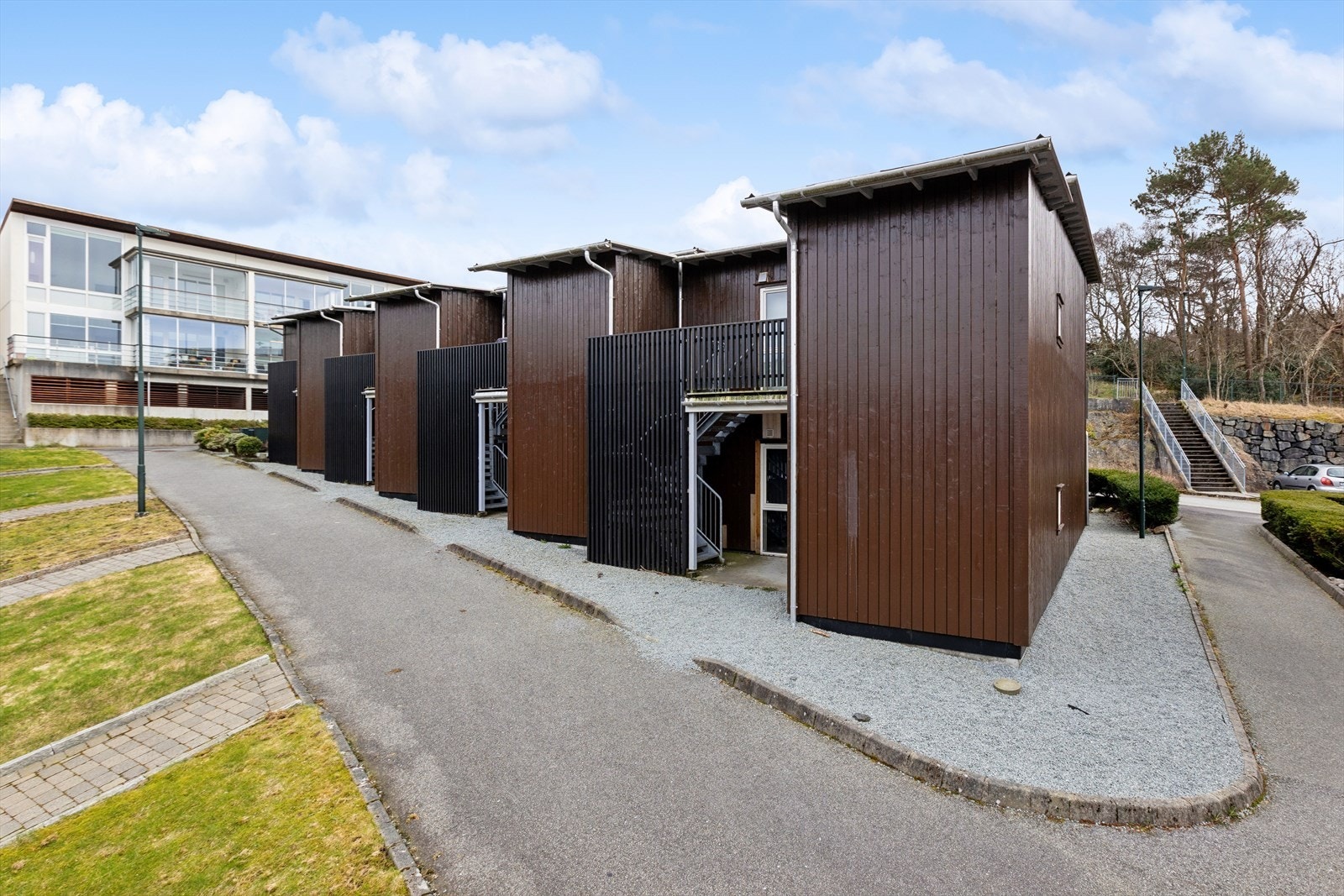 Bod er rett utenfor dørstokken i samme etasje. Galleribilde