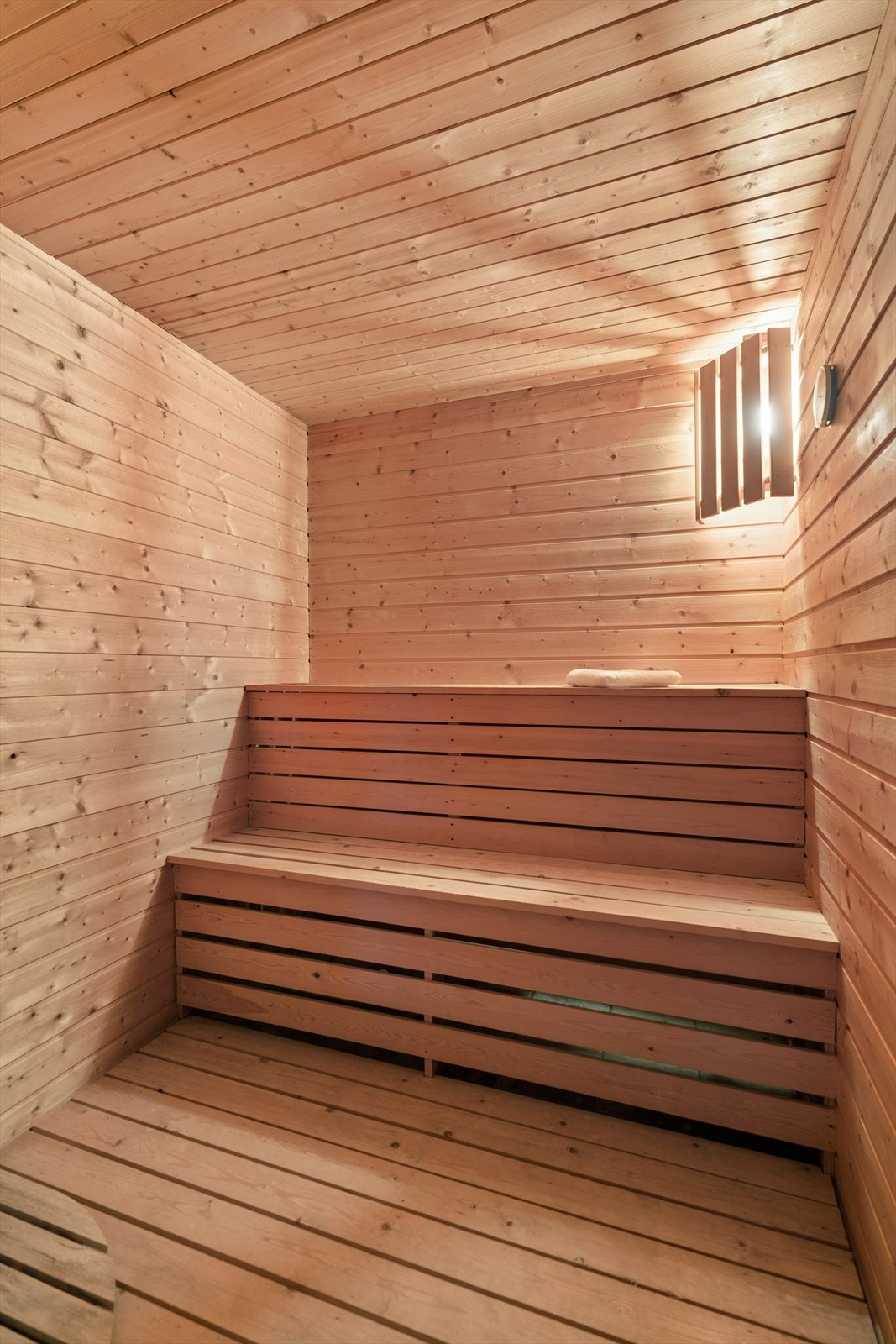 Egen badstue gir en luksuriøs hverdagsfølelse - perfekt for både avslapning og velvære året rundt. Galleribilde