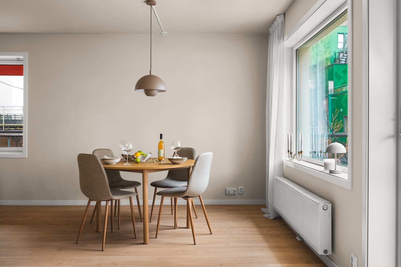 Balansert ventilasjon sørger for et behagelig inneklima hele året. Galleribilde