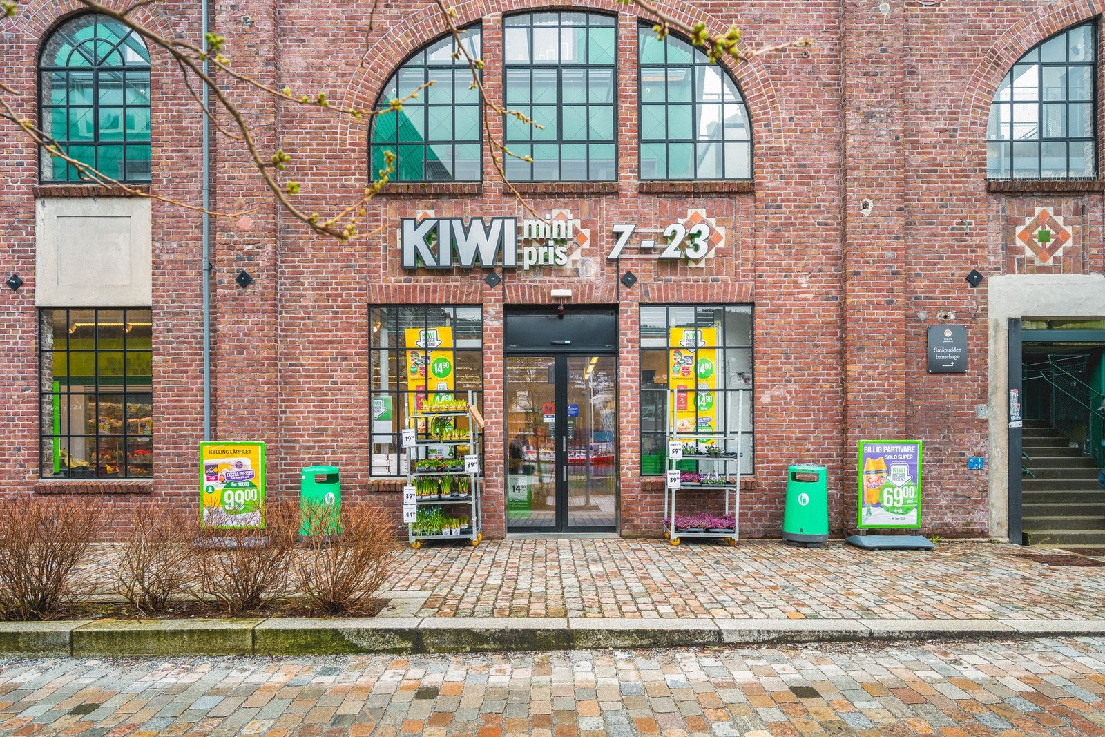 Dagligvarehandelen gjøres enkelt på blant annet Kiwi og Bunnpris. Galleribilde