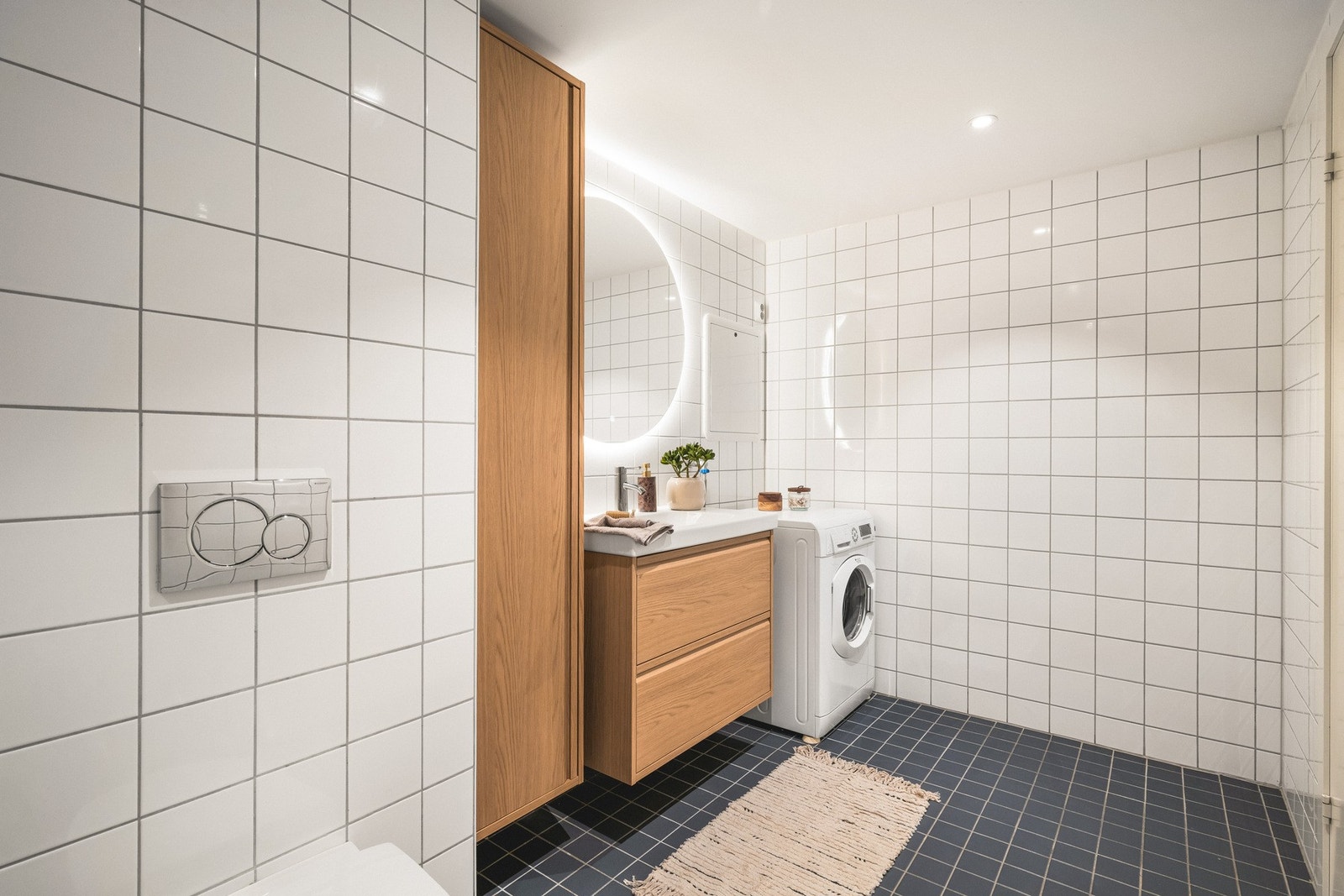 Baderomsinnredningen ble skiftet i 2026 og har et lekkert preg. Galleribilde