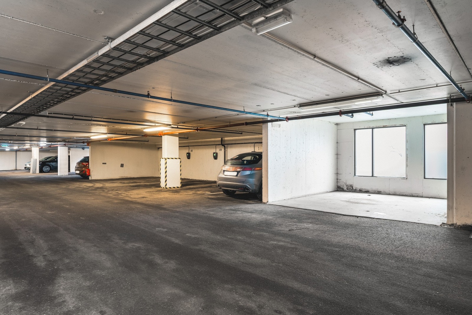 Mulighet for kjøp av meget stor garasjeplass. Galleribilde