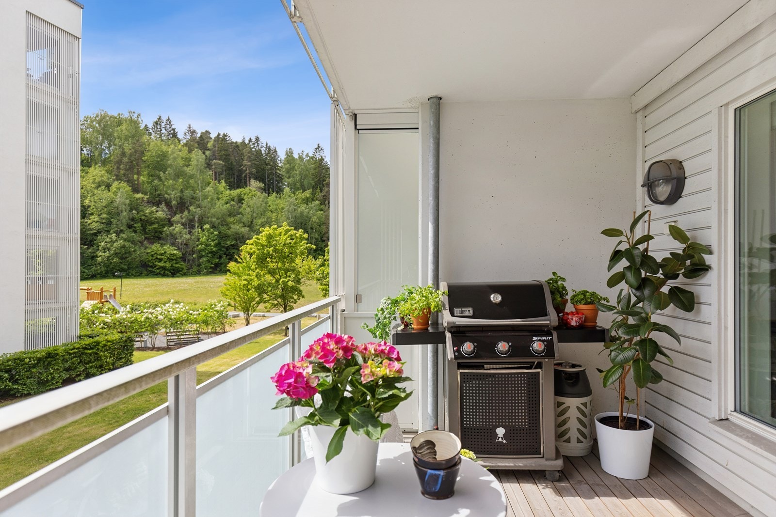 På balkongen har du sol hele dagen sommerstid frem til kl 17 Galleribilde