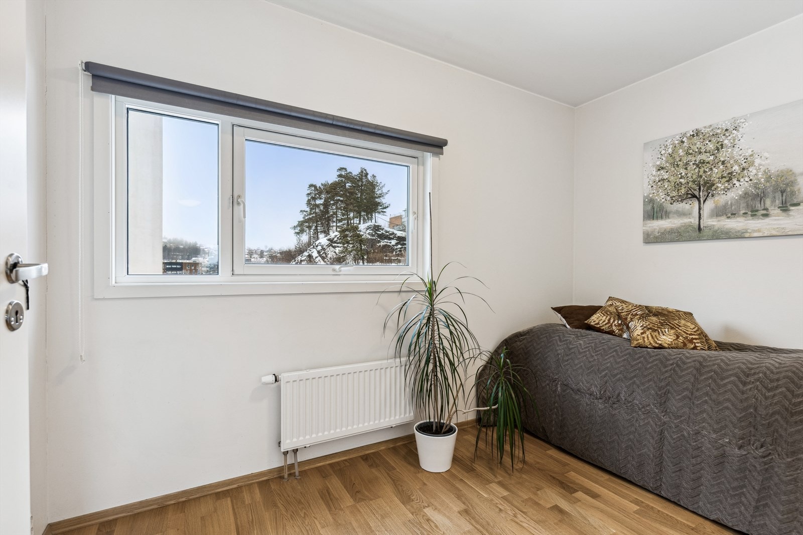 Soverom 3 - det er radiatorer i alle rom, oppvarming er inkl. i felleskostnadene Galleribilde