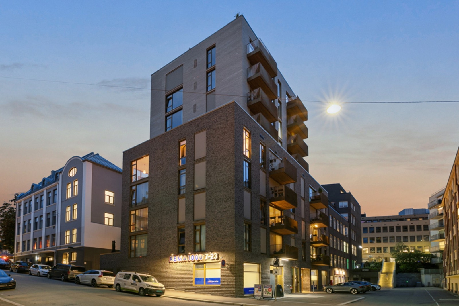 Leiligheten ligger i idylliske Waldemars Tårn, rett ved Akerselva og omkranset av parkmessige arealer. Galleribilde