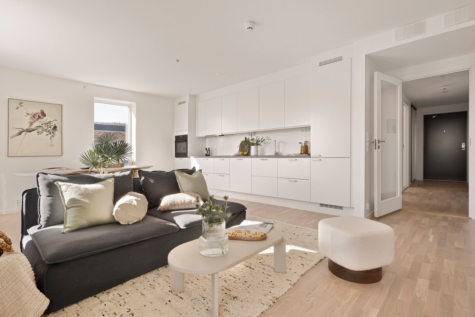 Velkommen til Bergerløkka Hus 28 presentert av eiendomsmegler Edvard Chapsang v/EIE eiendomsmegling avdeling Sandvika!
Foto: Studio Juliane (Juliane Jensen) Galleribilde