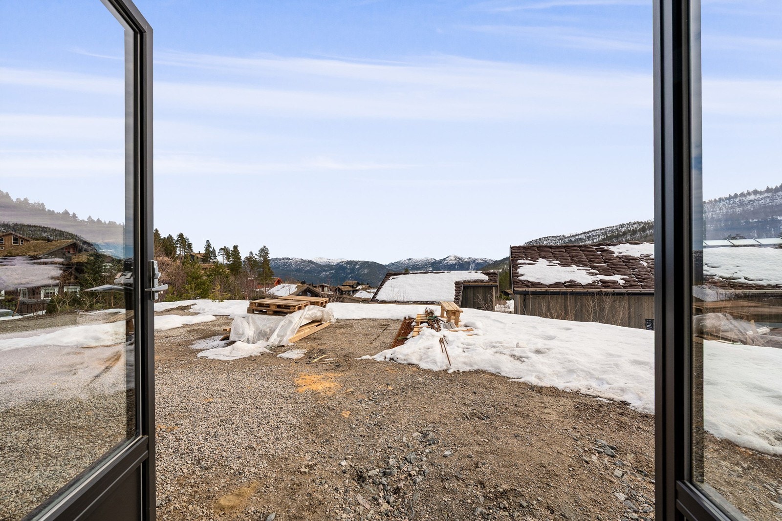 Utsikt mot Setesdalen og fjellene i øst. Galleribilde