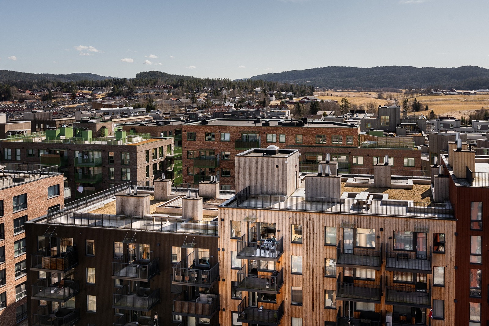 Lørenskog Hageby: 3-roms toppleilighet fra 2023 | Heis, garasjeplass og balkong | Felles takterrasse i samme etasje Galleribilde