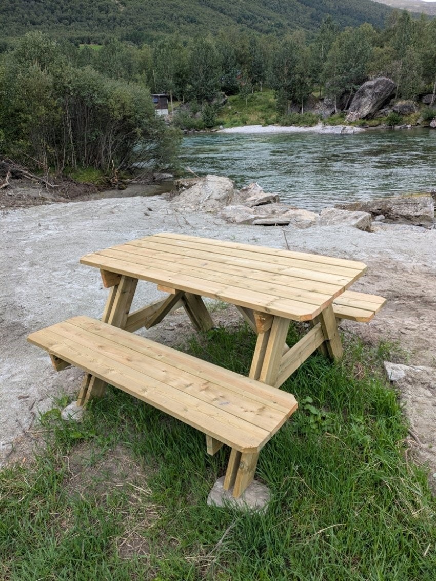 Trivelig plass ved Driva tilhørende hyttegrenda Galleribilde