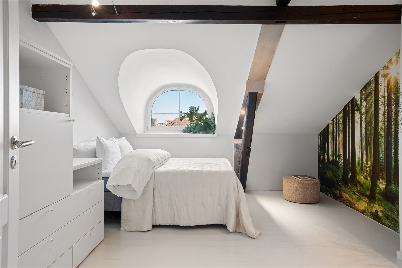 Her får man fleksible løsninger - enten som soveplass, oppbevaring eller en egen sone tilpasset behov. Galleribilde