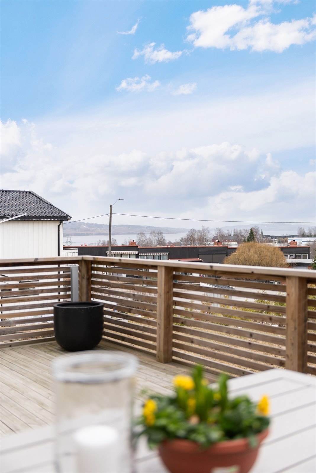 Mjøsgløtt fra terrassen. Galleribilde