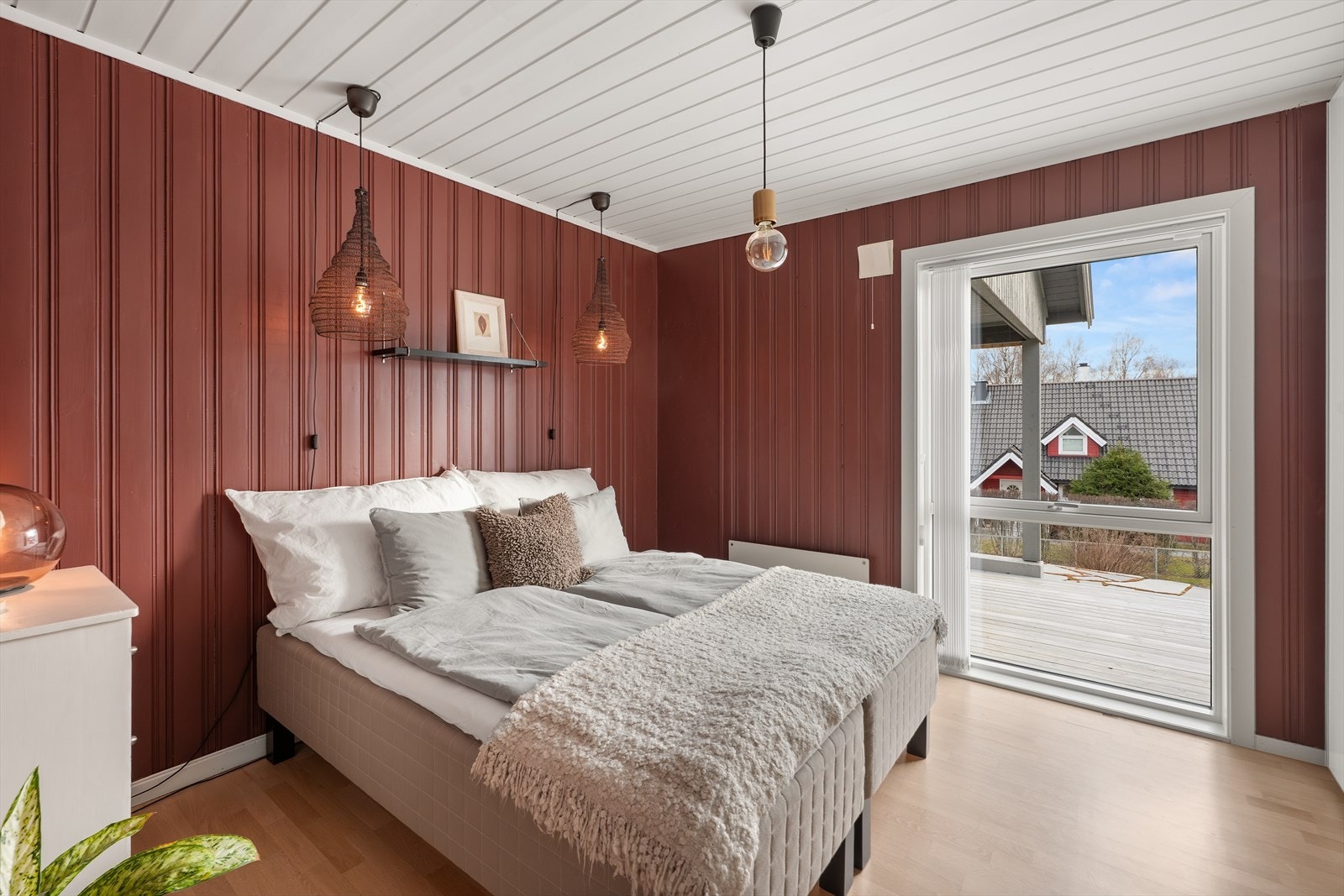 Det andre soverommet i 1. etasje har god størrelse og stilig fargevalg. Galleribilde