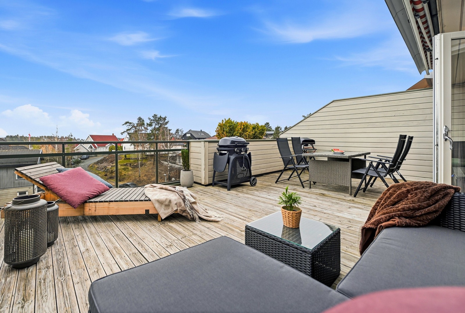 Fra stuen er det utgang til terrasse på 31 m². Galleribilde