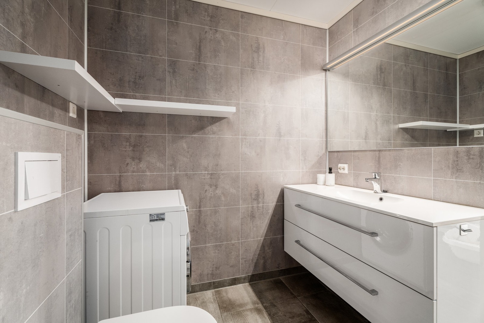 Badet fremstår som pent og moderne. Galleribilde