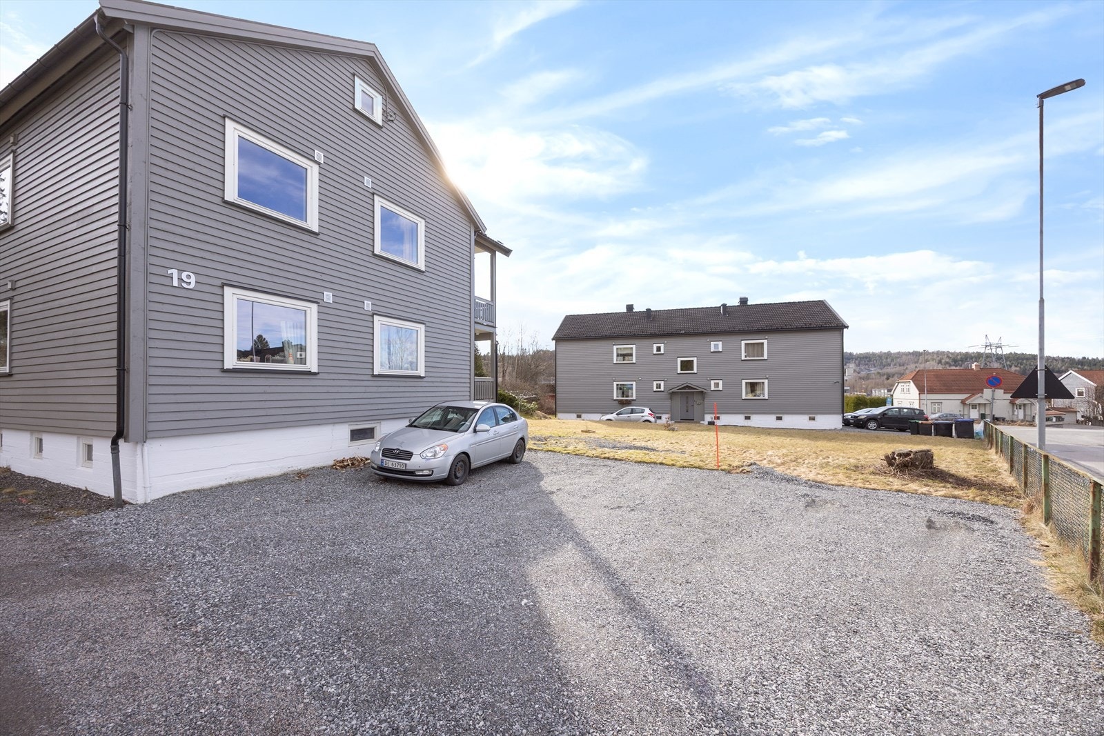 Parkering i felles gårdplass. Galleribilde