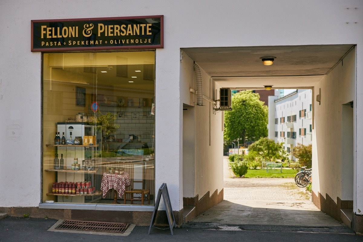 Felloni & Piersante holder til i et av butikklokalene i borettslagets i første etasje og tilbyr nabolaget ekte italienske matopplevelser med egenproduserte ferskvarer og spekemat. Galleribilde