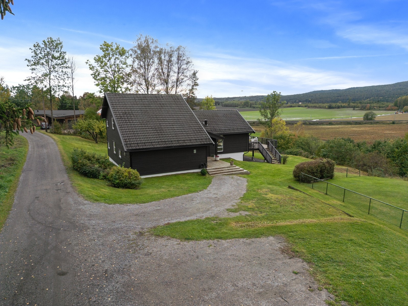God plass til parkering på egen tomt. Galleribilde
