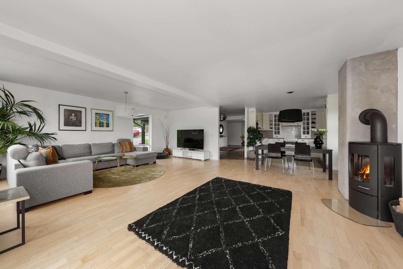 Det er peisovn i stue. Galleribilde