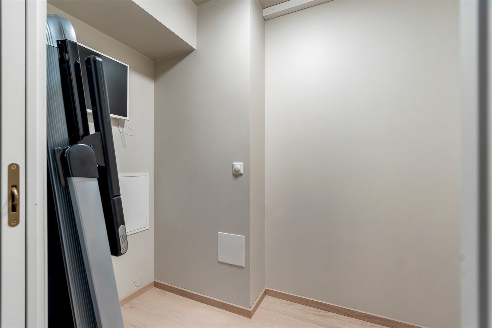 Innvendig bod på ca. 4 kvm. Galleribilde
