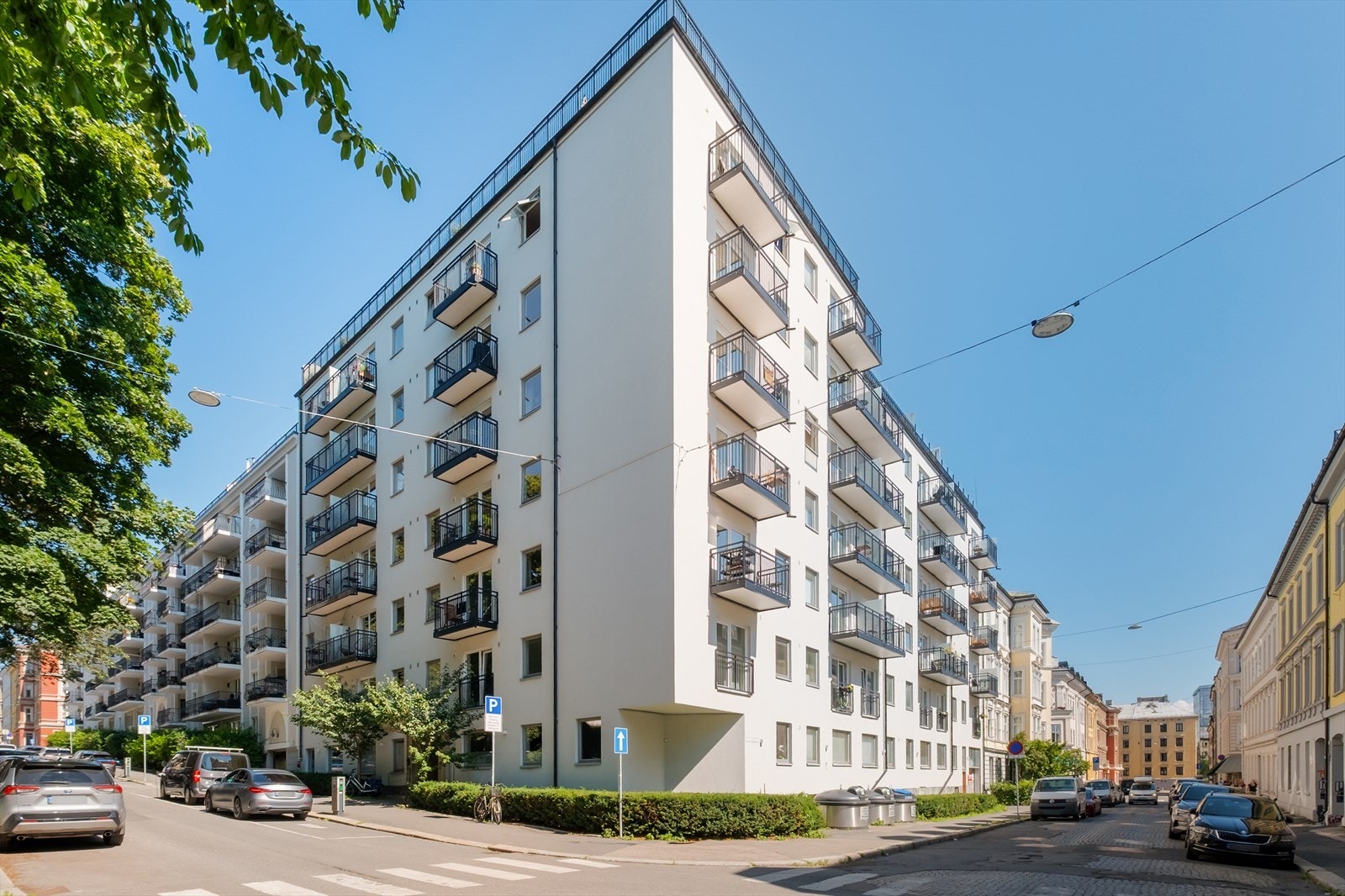 Aksjeselskapet består av 108 leiligheter på over 8 etasjer. Galleribilde