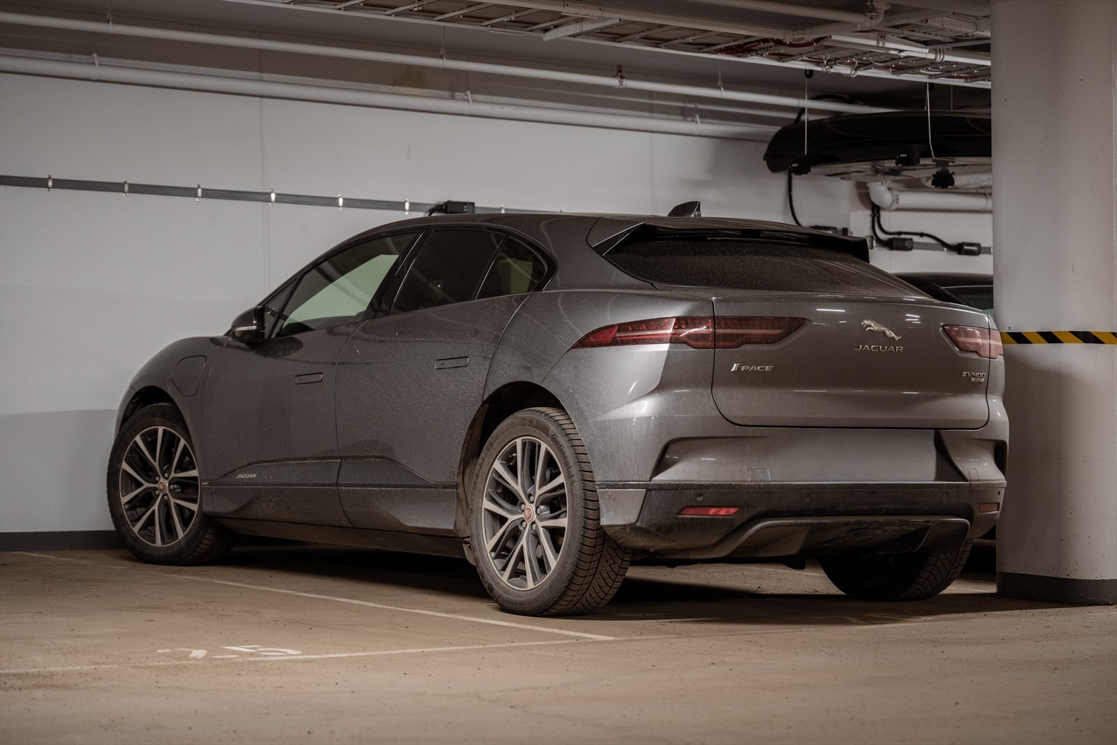 Det er mulighet for kjøp av garasjeplass i kjeller. Galleribilde