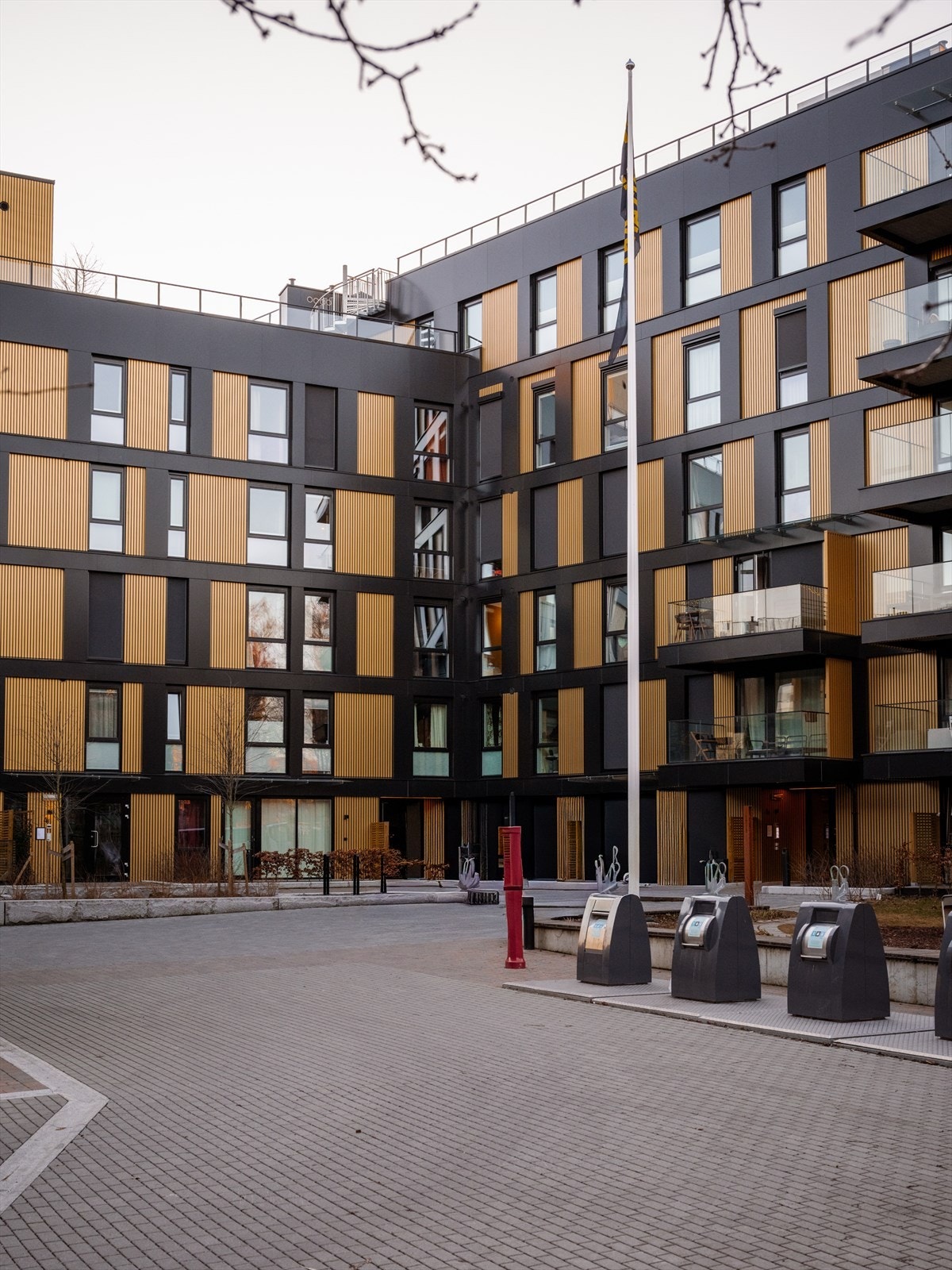 Leiligheten har en attraktiv og sentrumsnær beliggenhet på Ensjø med butikker, spisesteder, kollektivtransport og populære parker rett i nærheten Galleribilde