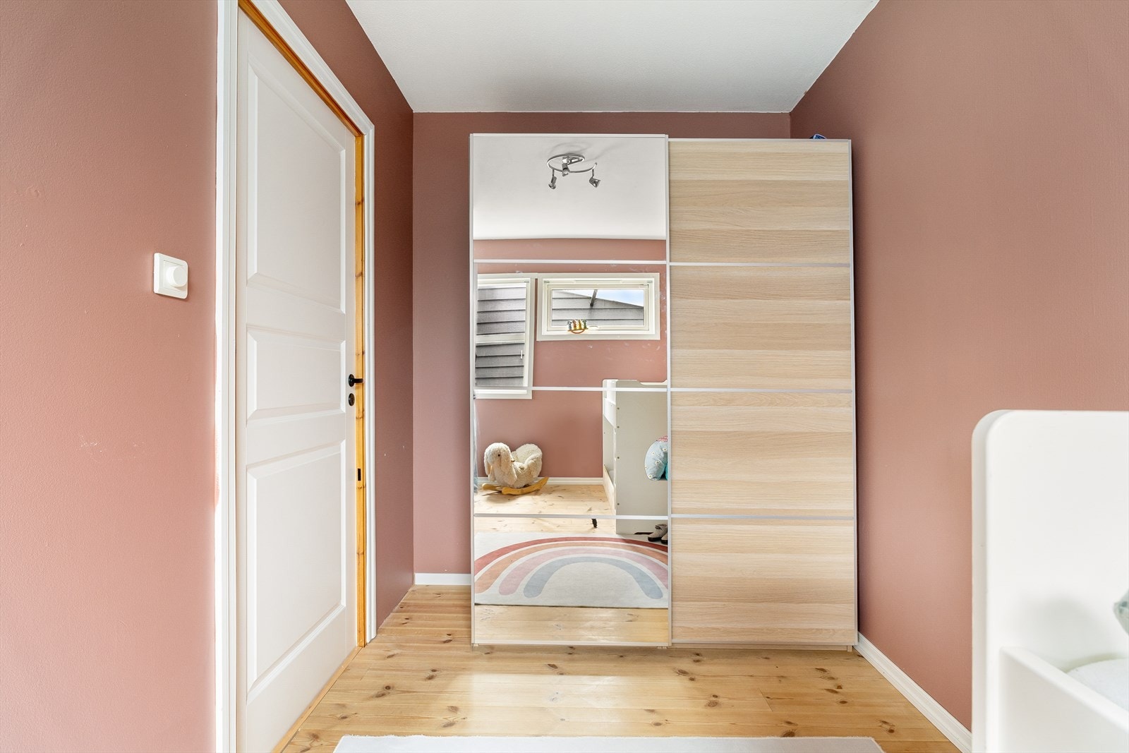 Alle rommene har god plass til seng og øvrig møblement. Galleribilde