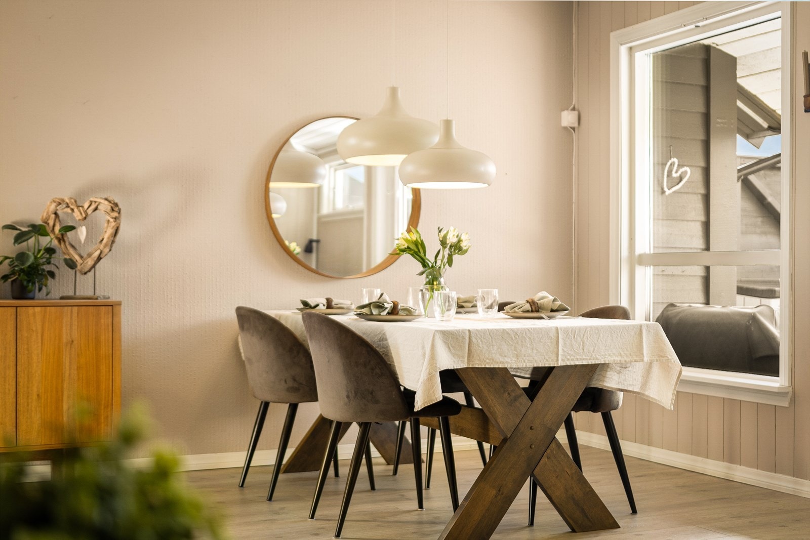 Perfekt for barnefamilien og deg som liker å invitere gjester til bords. Galleribilde