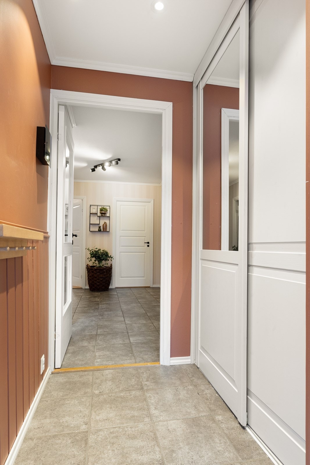 Innbydende entré i lekre farger. Galleribilde