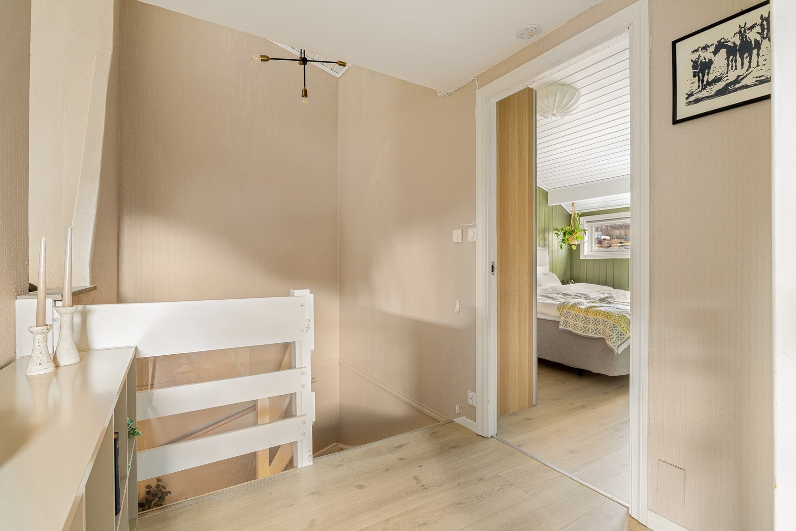 Boligen har tre romslige soverom. Galleribilde