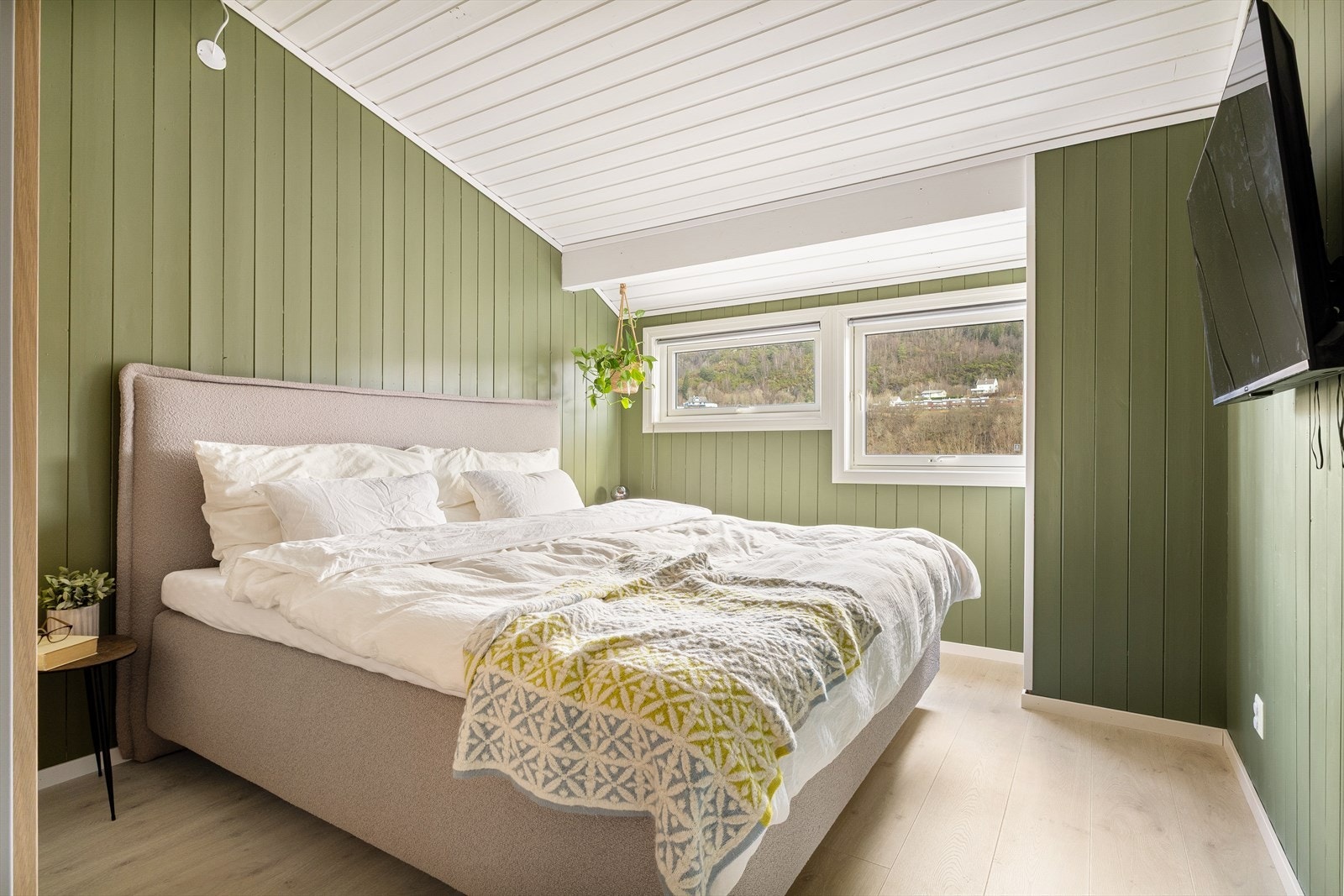 Hovedsoverommet i 2. etasje er på 12,6 m². Galleribilde