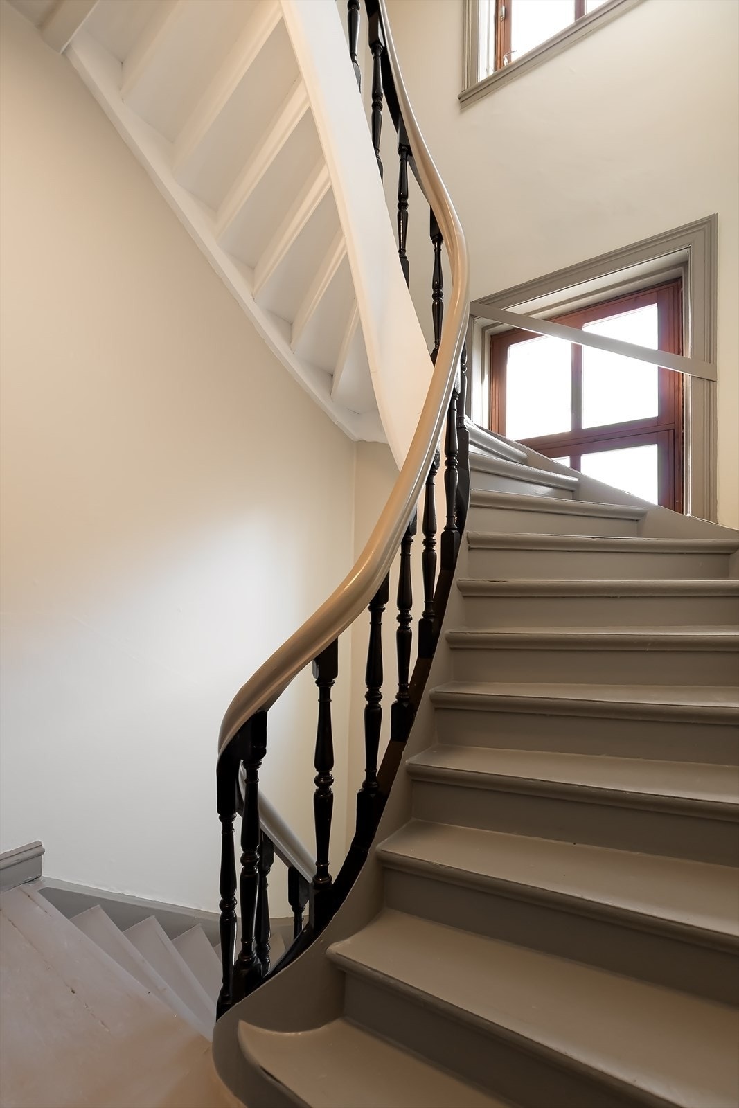 Det er foretatt oppgradering av inngangsparti og trappeløp i gården. Galleribilde