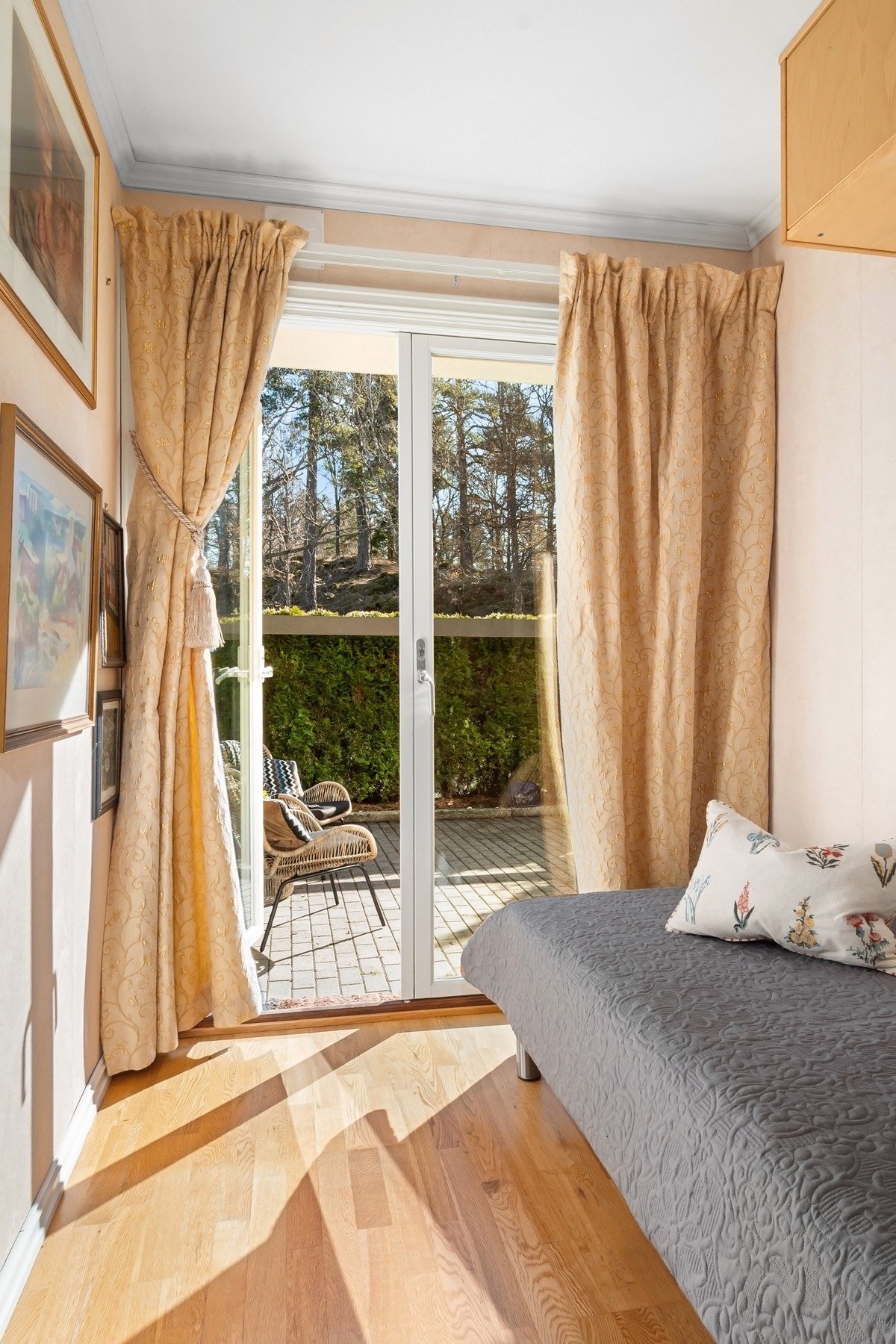 Fleksibelt rom med flere bruksmuligheter - perfekt som barnerom eller hjemmekontor. Galleribilde