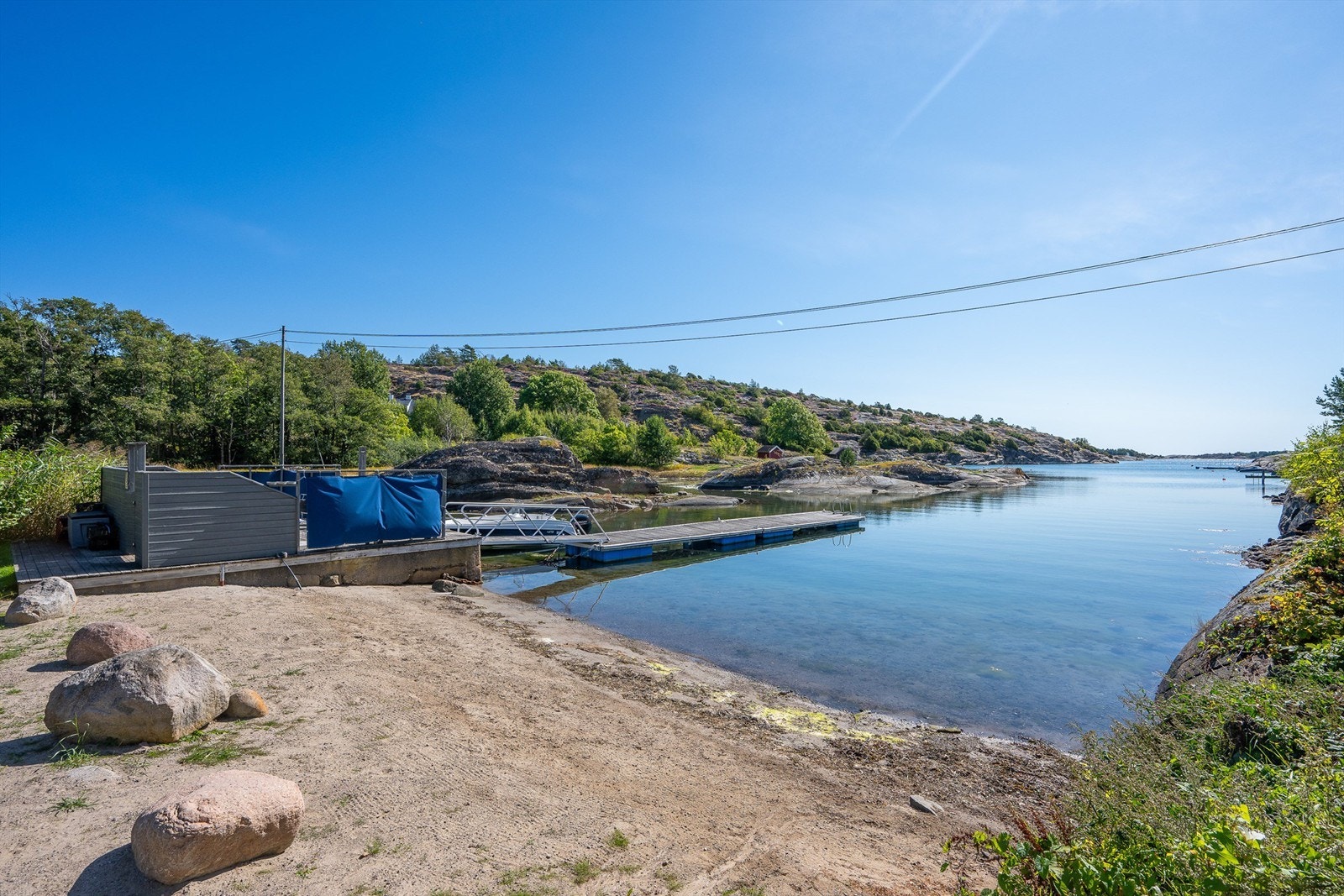Her kan du starten dagen med morgenkaffen til lyden av bølgeskvulp og avslutte kvelden med et forfriskende kveldsbad Galleribilde