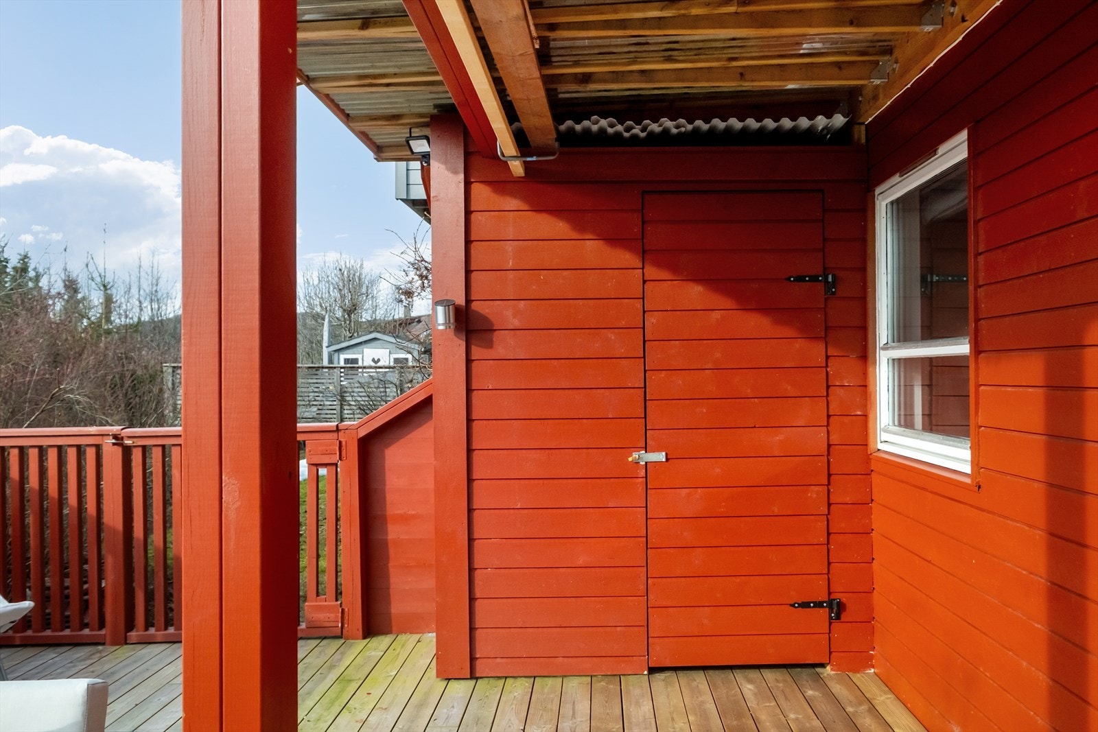 Bod for oppbevaring av hageutstyr. Galleribilde