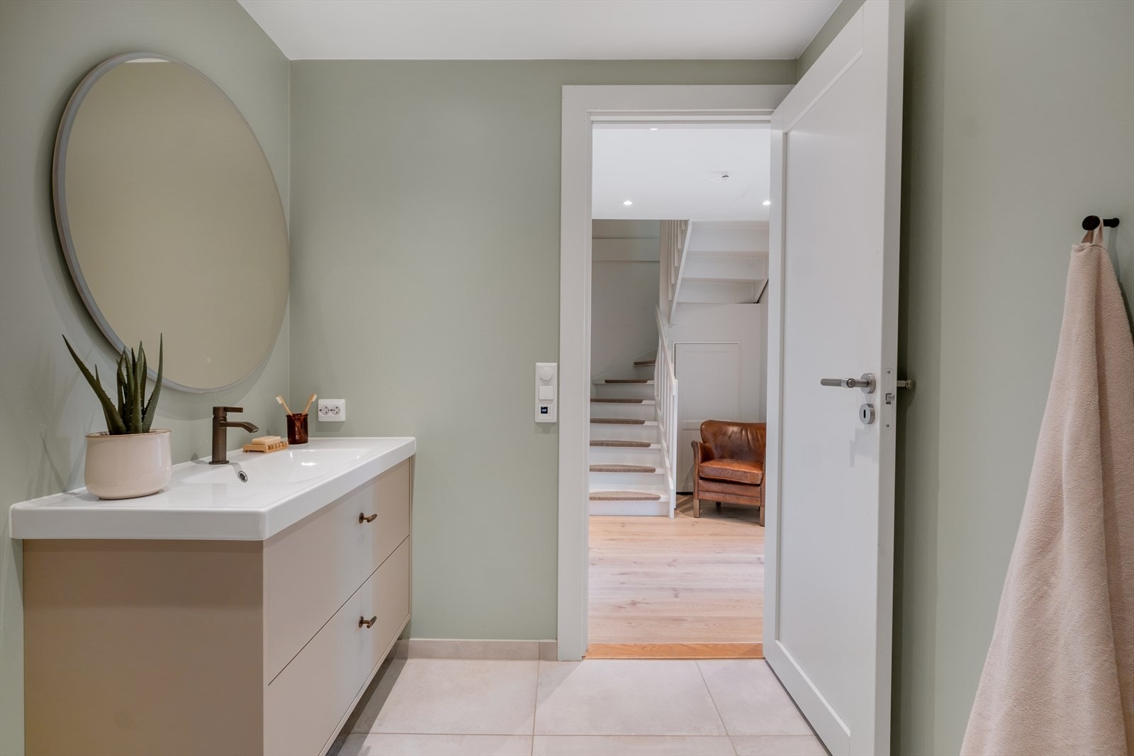 Nytt bad fra 2022 - flislagt gulv med varmekabler. Galleribilde