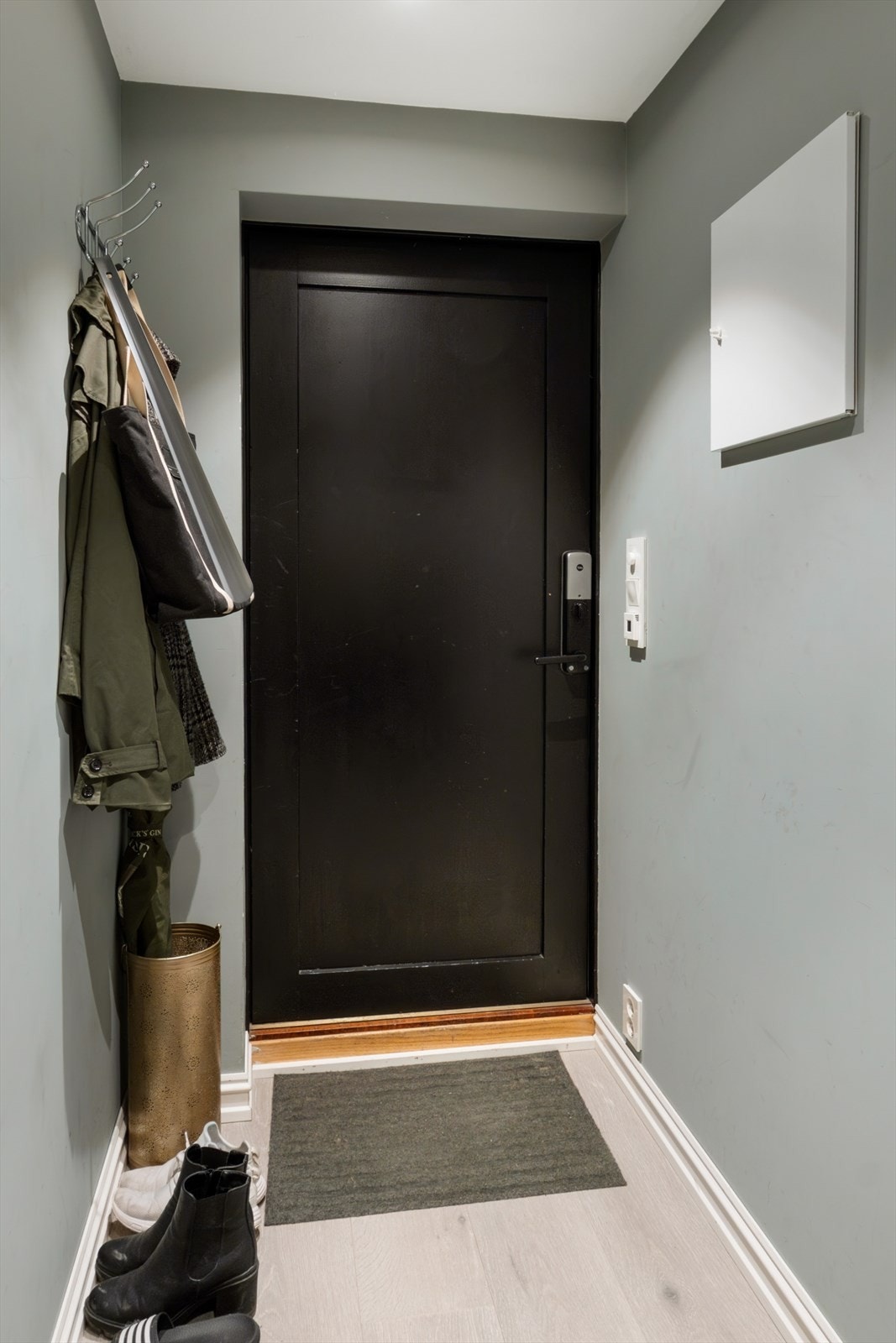 Det er egen inngang til deler av underetasjen Galleribilde