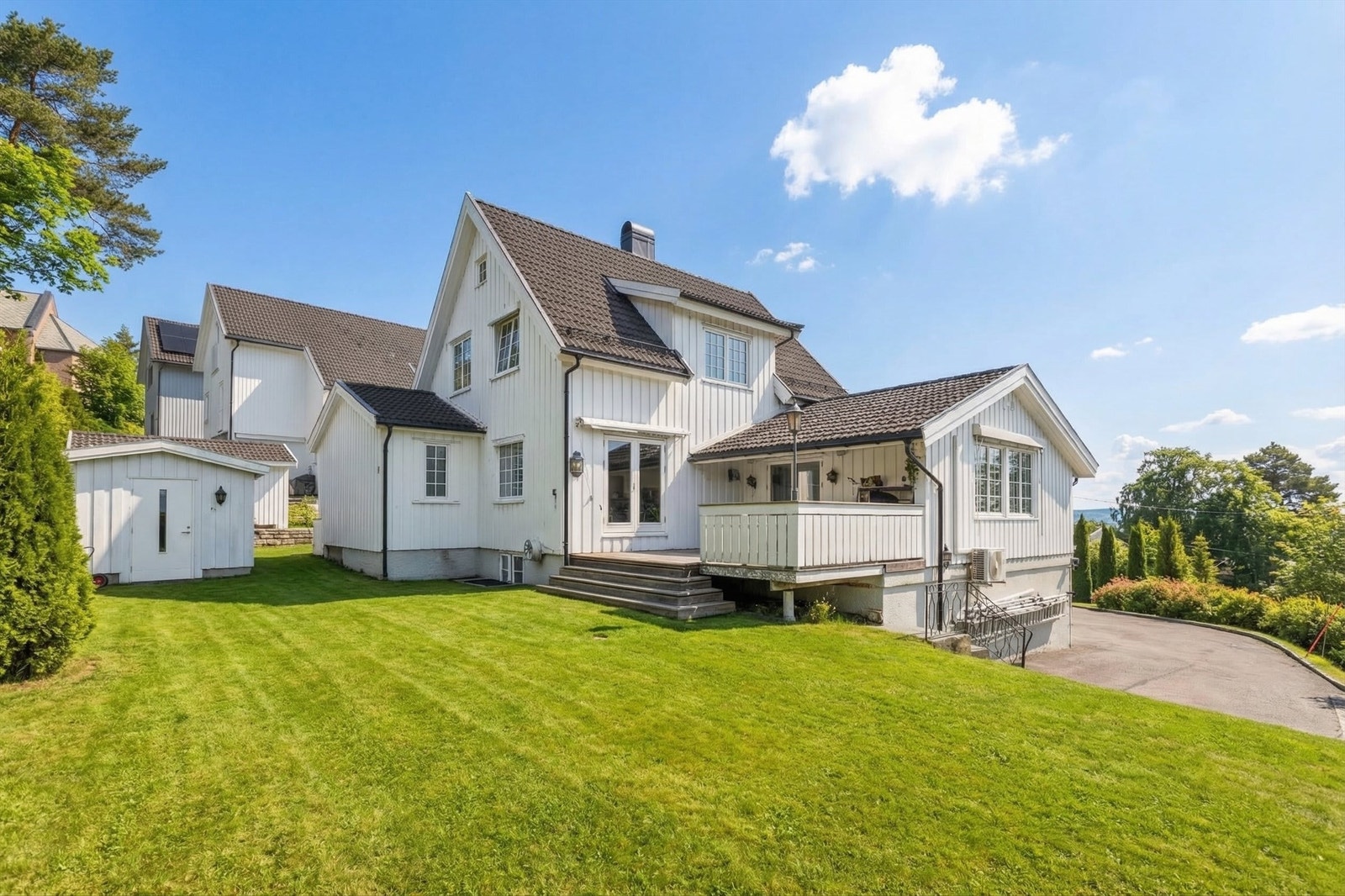 Simen Grevskott v/ Krogsveen Hasle har gleden av å presentere Kirkesvingen 5D, en romslig og innholdsrik enebolig over tre plan. Foto: Alejandro Villanueva Galleribilde