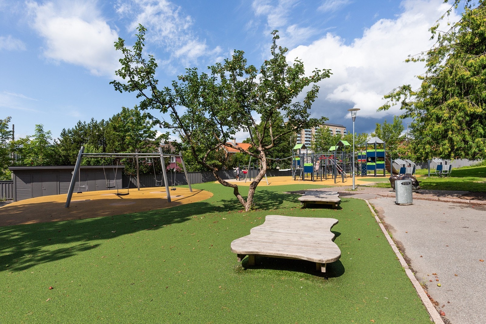 Svært barnevennlig beliggenhet med kort vei til både barneskoler og barnehager. Galleribilde