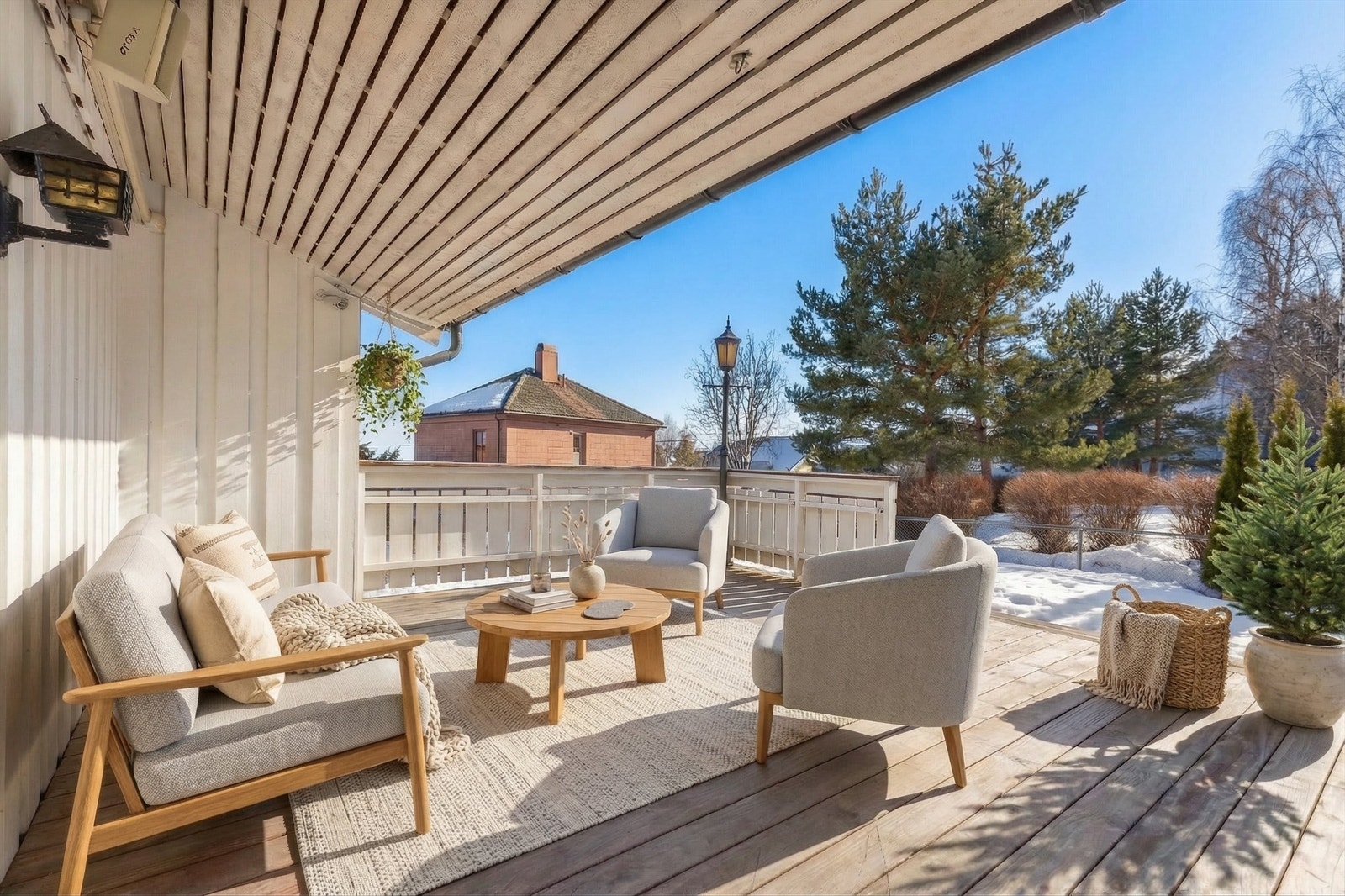 Boligen har en stor terrasse som leder ut til hagen. (Bildet er rendert med AI.) Galleribilde