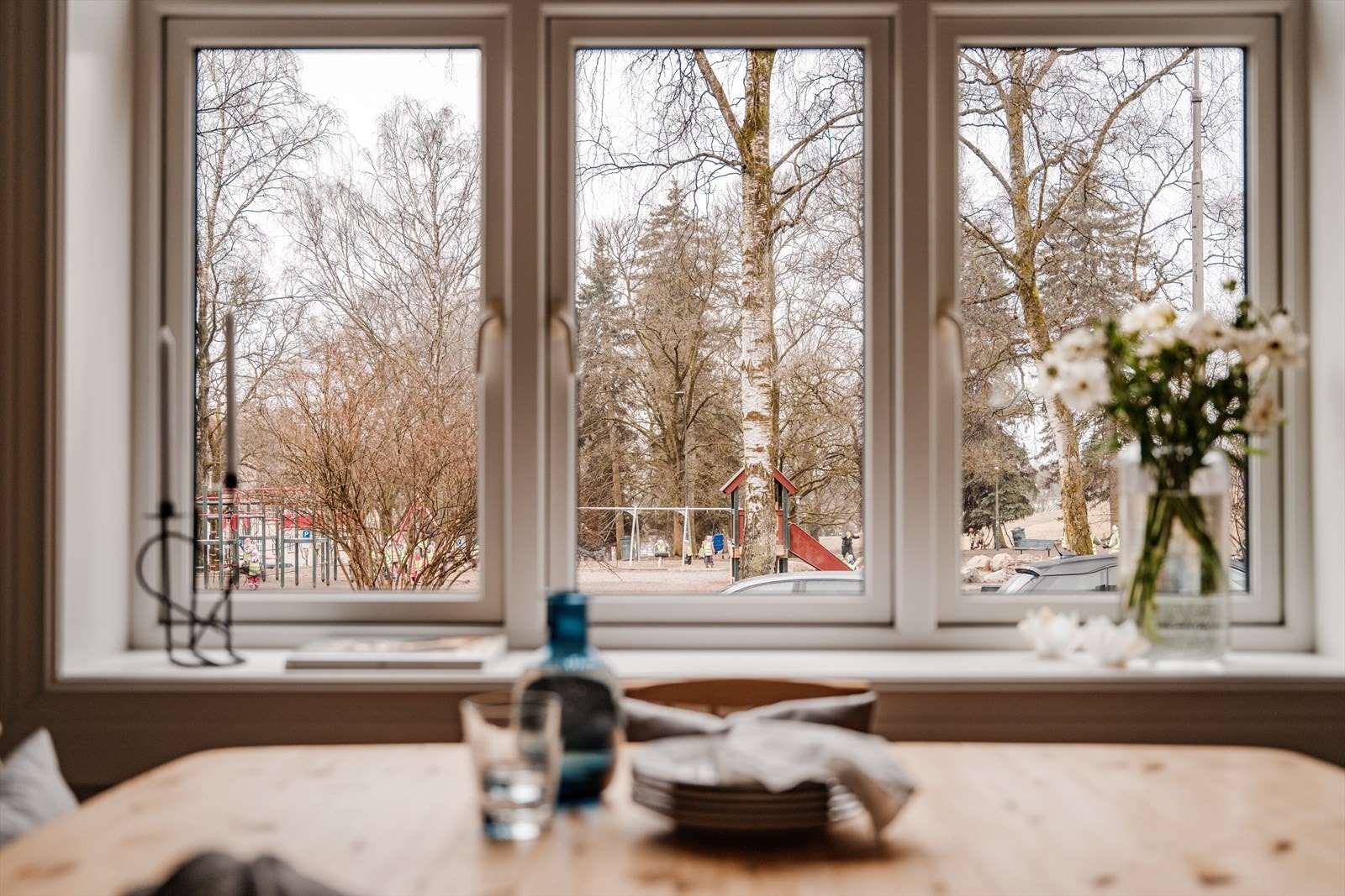 Hyggelig utsyn mot Torshovparken fra spisebordet. Galleribilde